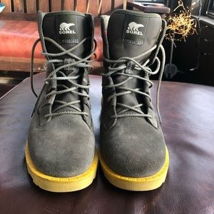 Sorel Caribou Combat Boots size 8.5
